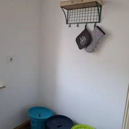 Schoene Vollausgestattete Monteurs- Gaestewohnung Naehe Raffinerie Leuna Und Geiseltalsee 0301 Apartment