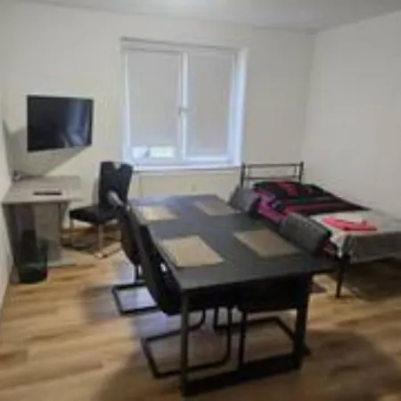 Apartment Schoene Vollausgestattete Monteurs- Gaestewohnung Naehe Raffinerie Leuna Und Geiseltalsee 0301