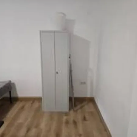 Schoene Vollausgestattete Monteurs- Gaestewohnung Naehe Raffinerie Leuna Und Geiseltalsee 0301