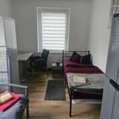 Schoene Vollausgestattete Monteurs- Gaestewohnung Naehe Raffinerie Leuna Und Geiseltalsee 0301 Apartment *