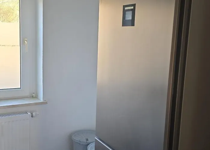 Schoene Vollausgestattete Monteurs- Gaestewohnung Naehe Raffinerie Leuna Und Geiseltalsee 0301 Apartment *