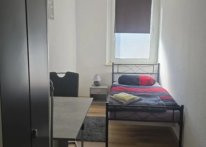 Apartment Schoene Vollausgestattete Monteurs- Gaestewohnung Naehe Raffinerie Leuna Und Geiseltalsee 0301