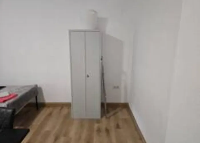 Schoene Vollausgestattete Monteurs- Gaestewohnung Naehe Raffinerie Leuna Und Geiseltalsee 0301