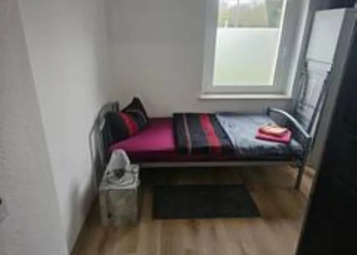 Schoene Vollausgestattete Monteurs- Gaestewohnung Naehe Raffinerie Leuna Und Geiseltalsee 0301 *